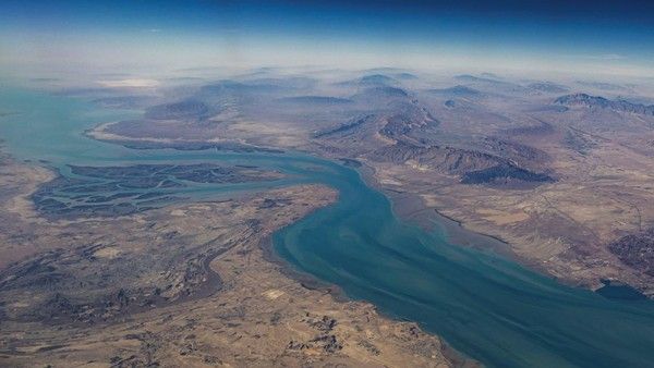 Selat Hormuz Terancam Ditutup Akibat Ketegangan AS-Iran