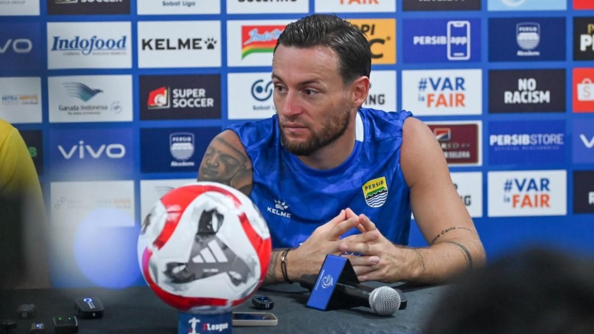 Klok Kecewa Persib Ditahan Imbang Persebaya 2-2