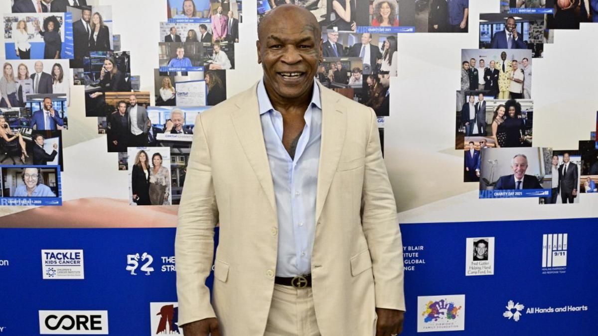 Mike Tyson vs Floyd Mayweather Akan Bertarung Ekshibisi April