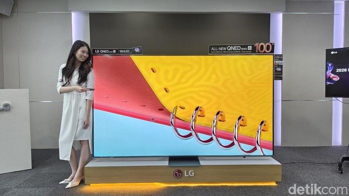 LG Hadirkan TV QNED evo AI 100 Inci Pengalaman Bioskop di Rumah