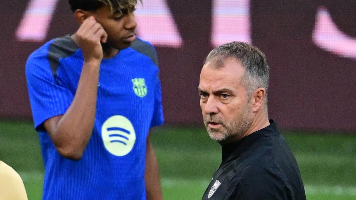 Flick Bicara Soal Perseteruan Xavi dan Laporta di Barcelona