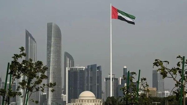 Serangan Iran Sasar Infrastruktur Energi UEA, Harga Minyak Naik