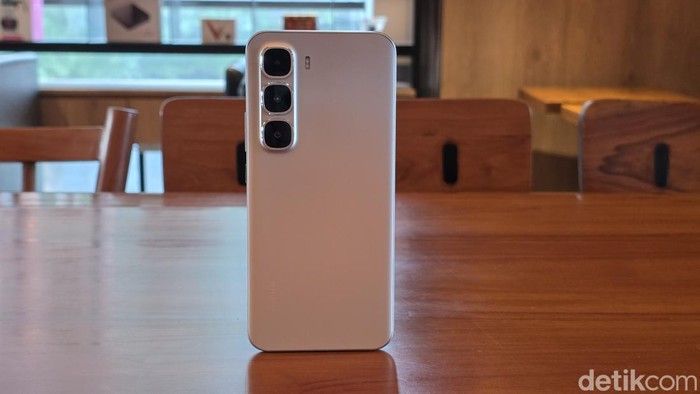 Infinix Hot 60 Pro+: Desain Tipis dan Fitur AI di Kelas Rp 2 Jutaan
