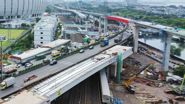 WIKAIKON Rampungkan Erection Steel Box Girder Tol Harbour Road II