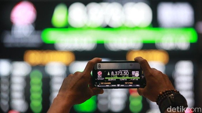 IHSG Ditutup Menguat di 8.235 pada 27 Februari 2026