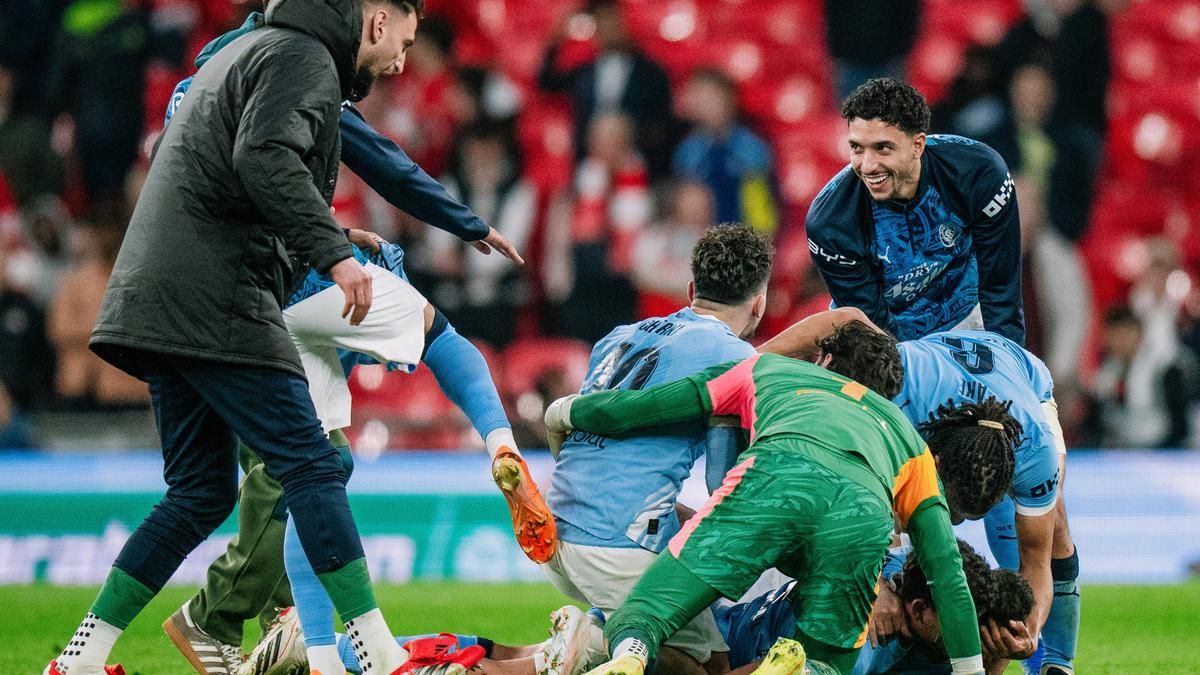 Manchester City Raih Gelar Carabao Cup Ke-9