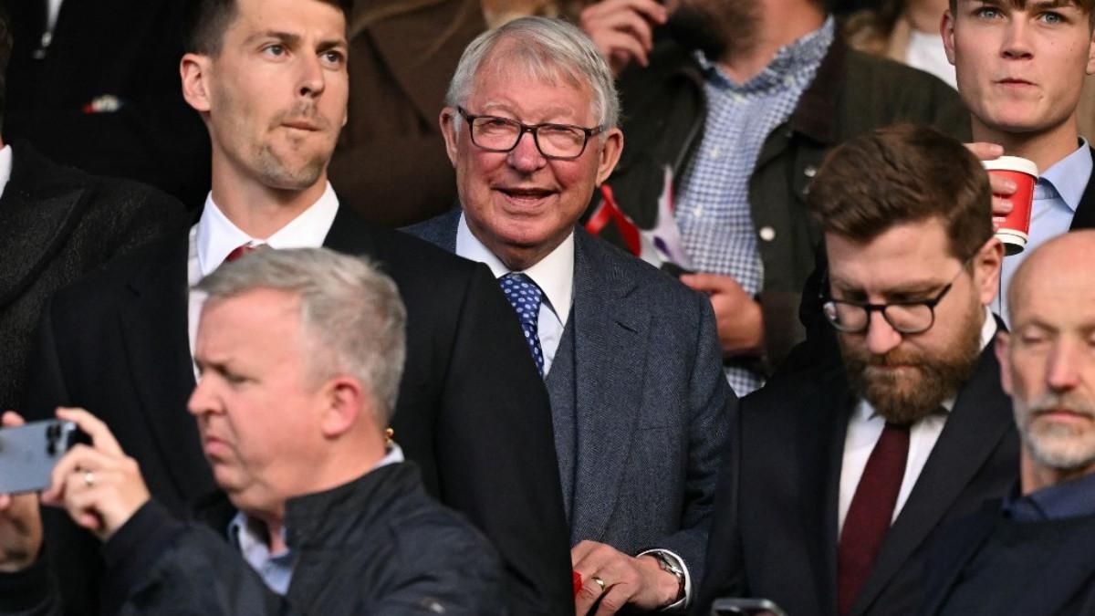 Ferguson Ungkap Kegagalan Rekrut Adams dan Carragher ke MU
