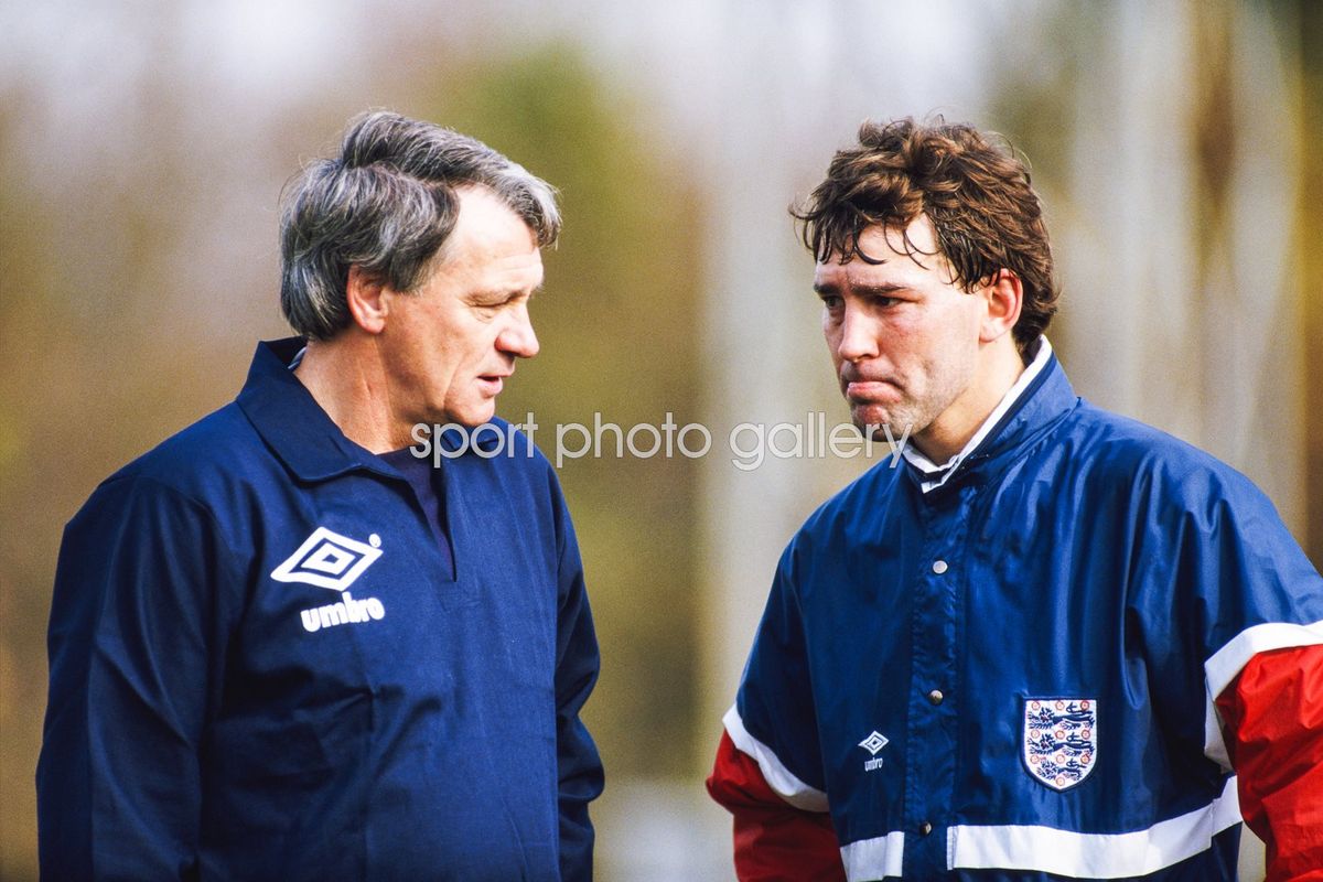 Bryan Robson Minta Pemain Muda MU Waspadai Risiko Kekayaan