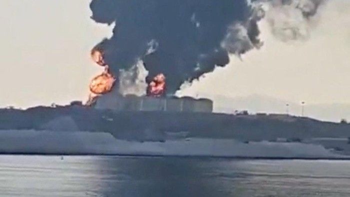Drone Hantam Pelabuhan Salalah Oman, Tangki Bahan Bakar Meledak