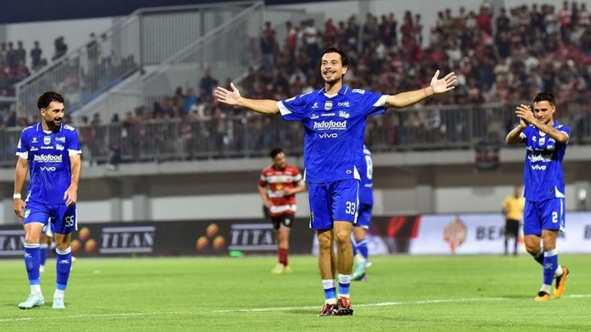 Thom Haye Absen Bela Persib Lawan Borneo FC