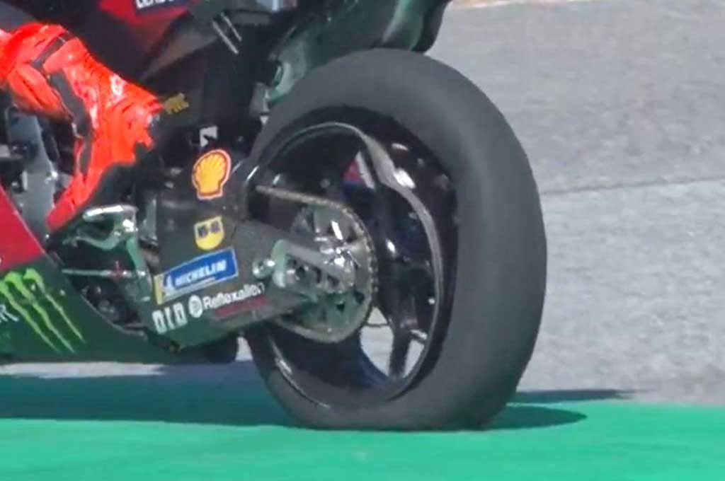 Pelek Rusak Sebabkan Ban Marquez Kehabisan Angin