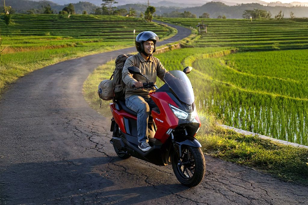 Polytron Ajak Pengguna Motor Listrik Berdonasi Lewat #KilometerKebaikan