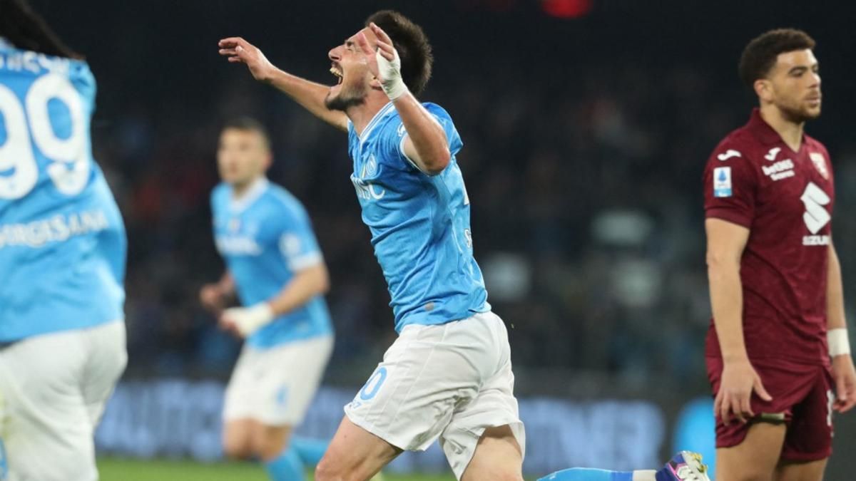 Napoli Amankan Kemenangan 2-1 atas Torino di Serie A