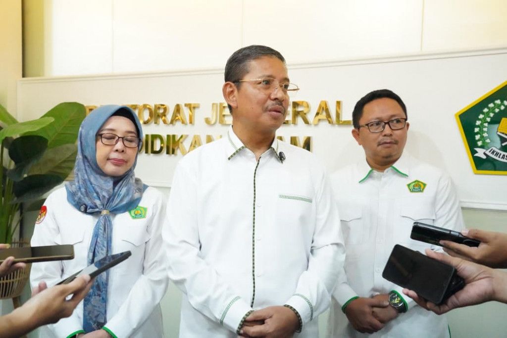 Dana BOS Madrasah Cair, Bisa untuk Honor Guru Non-ASN