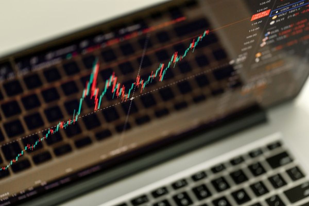 IHSG Bergerak Terbatas, Sektor Keuangan dan Energi Jadi Penentu Arah