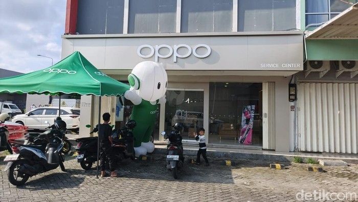 OPPO Tertekan Persaingan Spesifikasi Ponsel Kelas Menengah