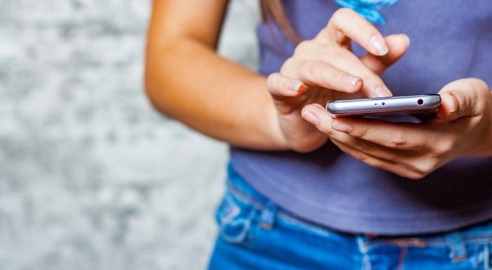 Respons Platform Digital Terhadap Penundaan Akses Medsos Anak