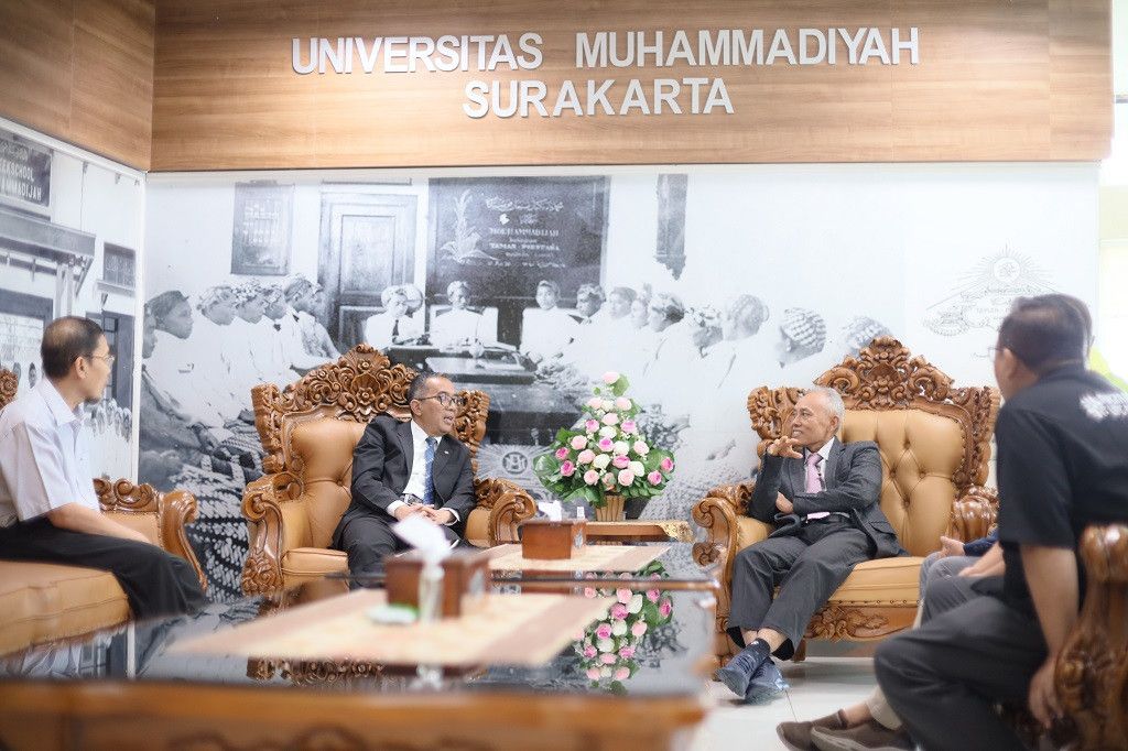 Kemendiktisaintek Jajaki Kolaborasi Riset dengan UMS