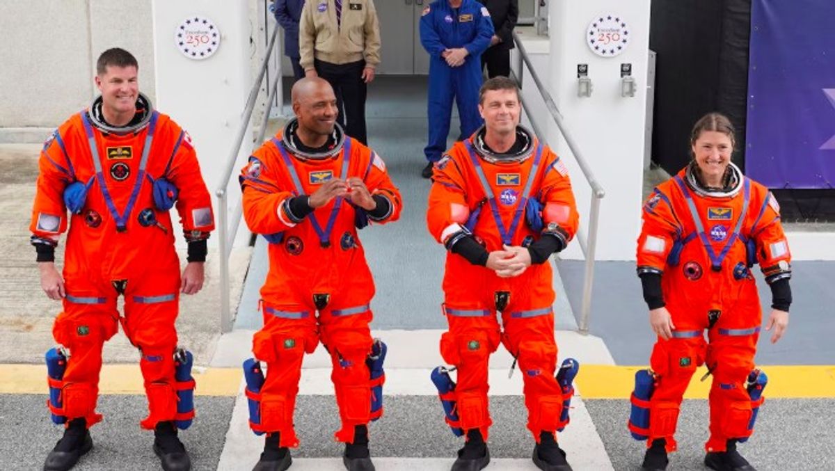 NASA Gunakan Baju Oranye untuk Misi Artemis II Guna Mudahkan Evakuasi