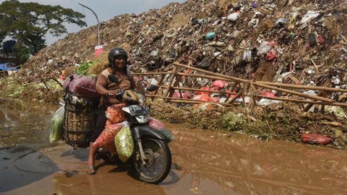 Jumhur Hidayat Terapkan Standar Global Tangani Sampah Nasional