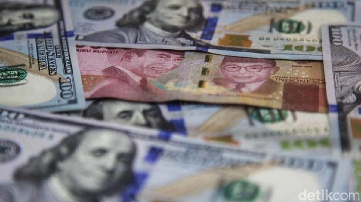 Rupiah Tembus Rekor Terlemah Rp17.156 per Dollar Amerika Serikat