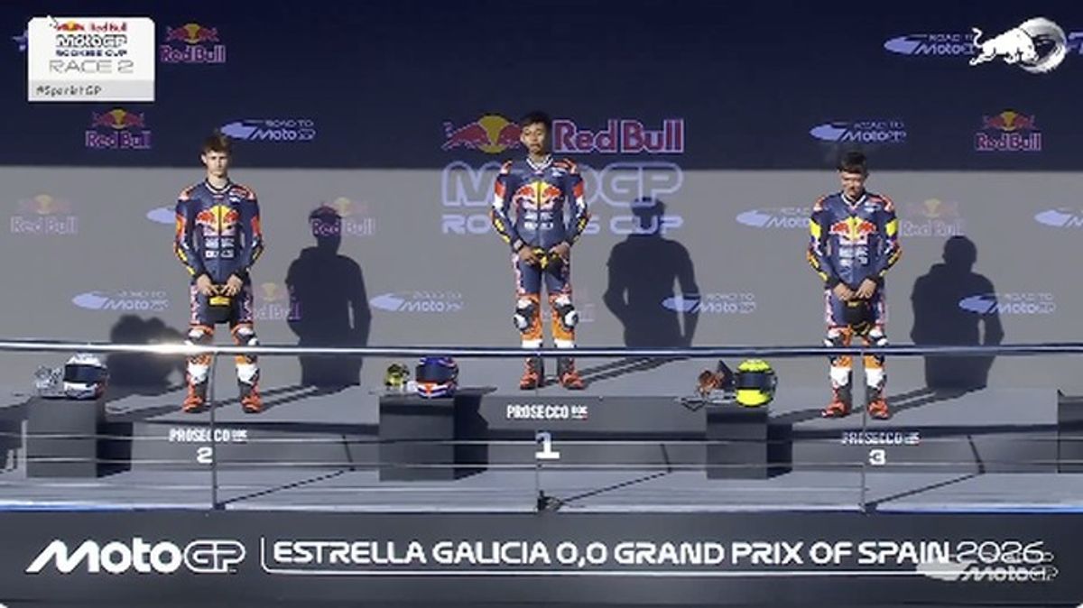 Muhammad Kiandra Ramadhipa Juara Race 2 MotoGP Rookies Cup Jerez