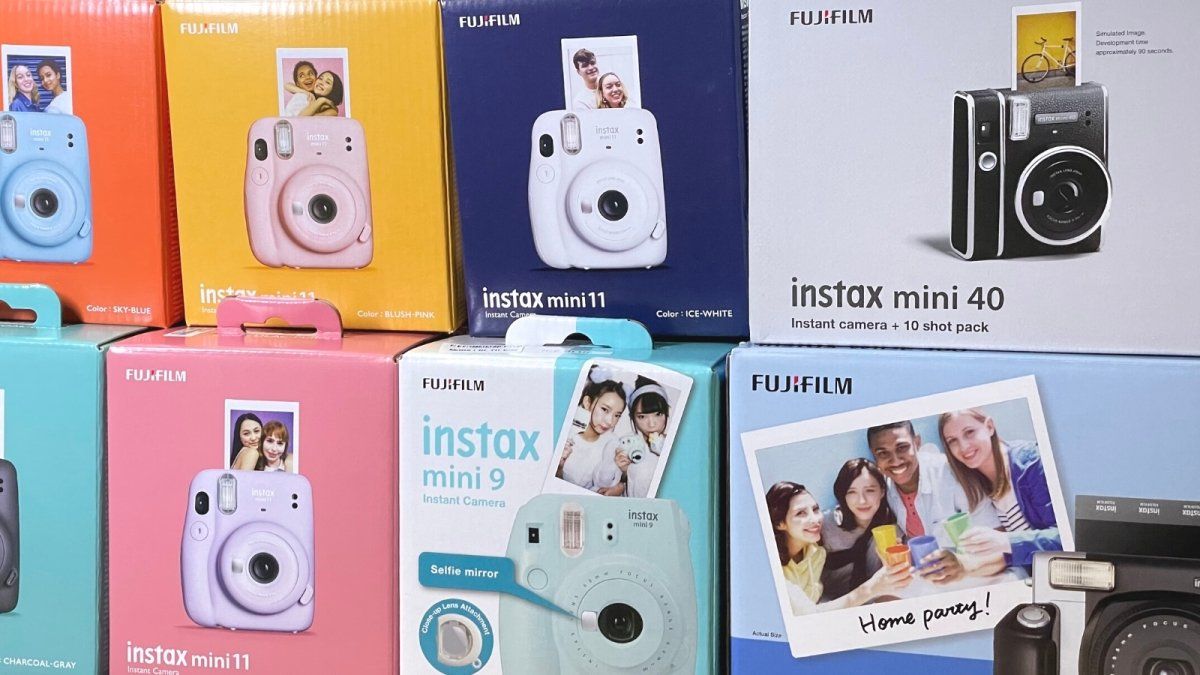 Fujifilm Rilis Kamera Instan Instax Mini 13 di Indonesia dengan Fitur Self-Timer