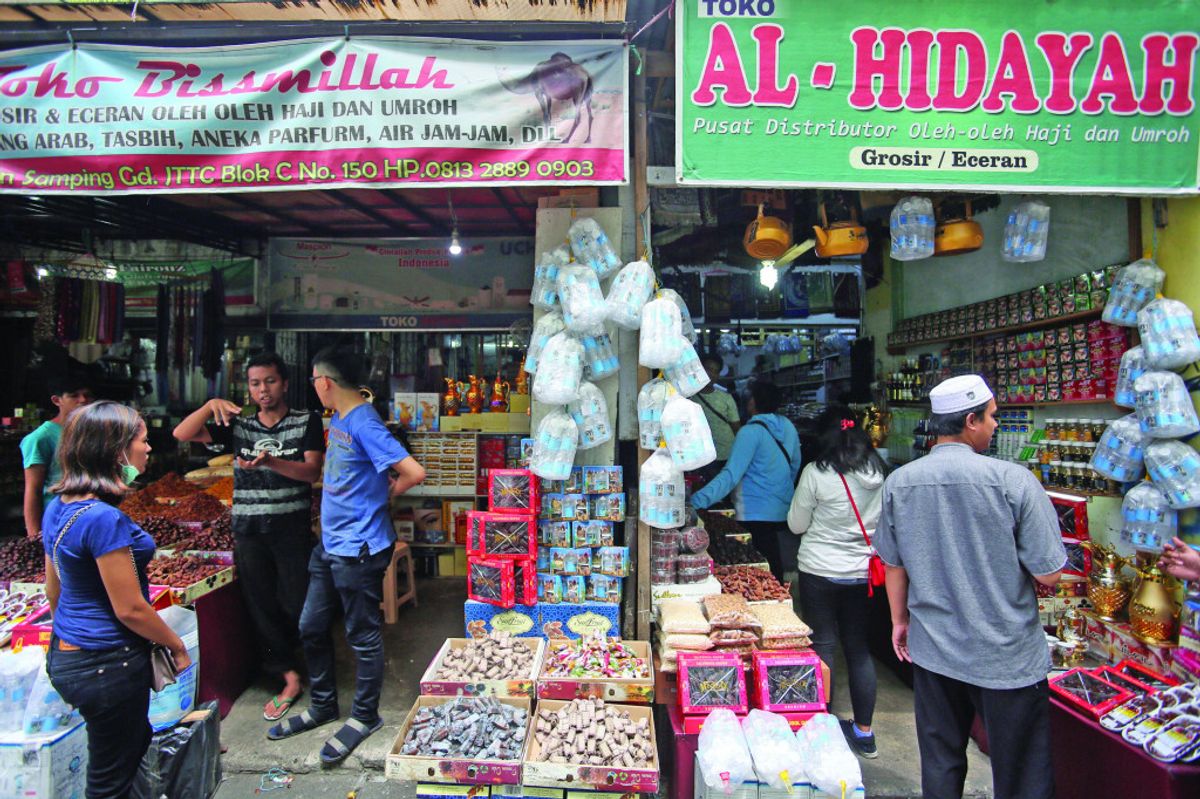 Pedagang Perlengkapan Haji di Indonesia Alami Lonjakan Permintaan