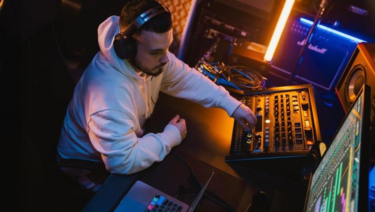 Sennheiser Rilis Headphone HD 480 Pro untuk Kebutuhan Profesional