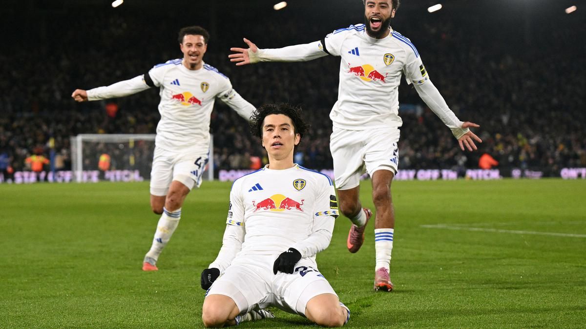 Manchester United Pantau Gelandang Leeds United Ao Tanaka