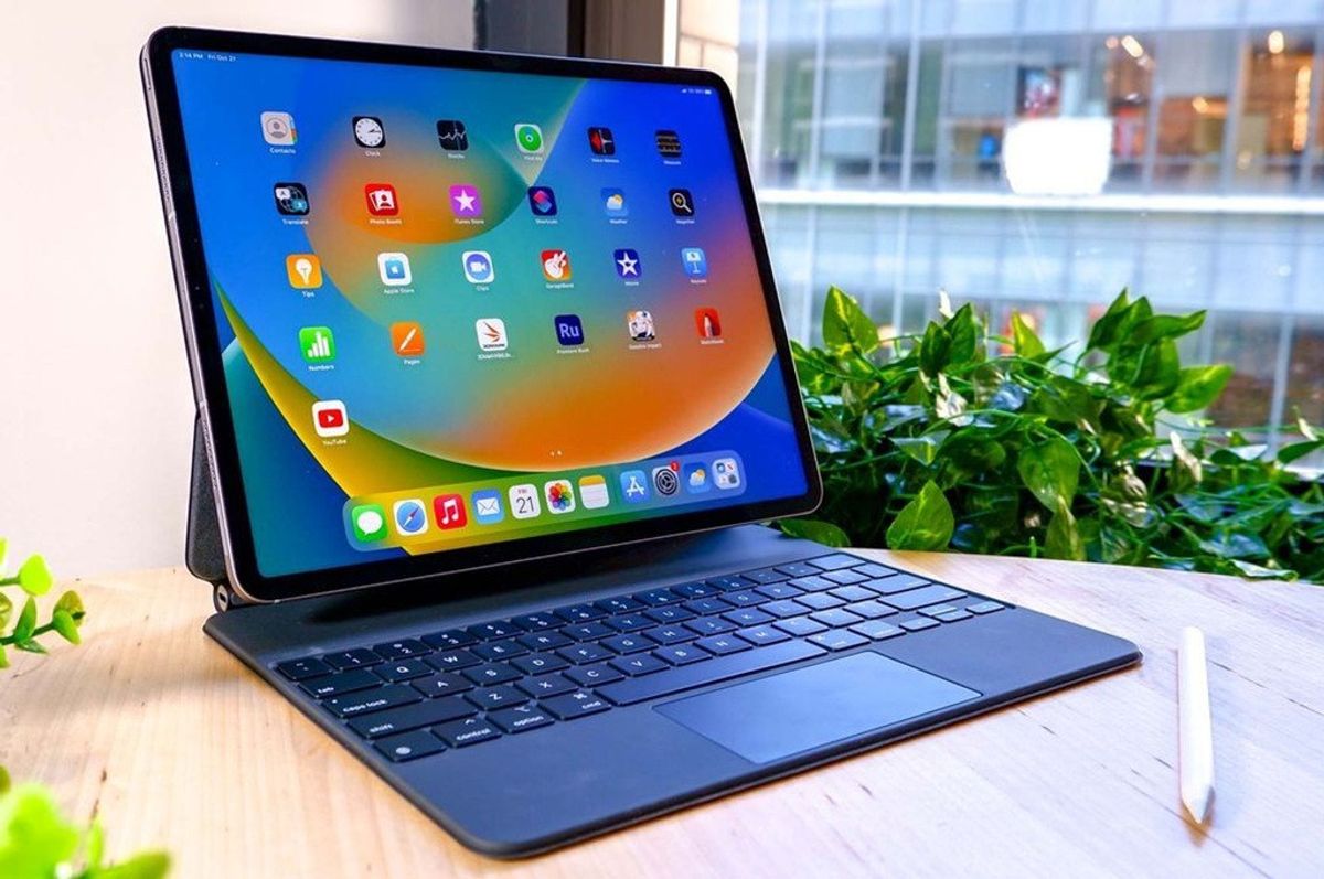 Desainer Interior Gunakan Tablet Canggih untuk Tingkatkan Produktivitas Kerja