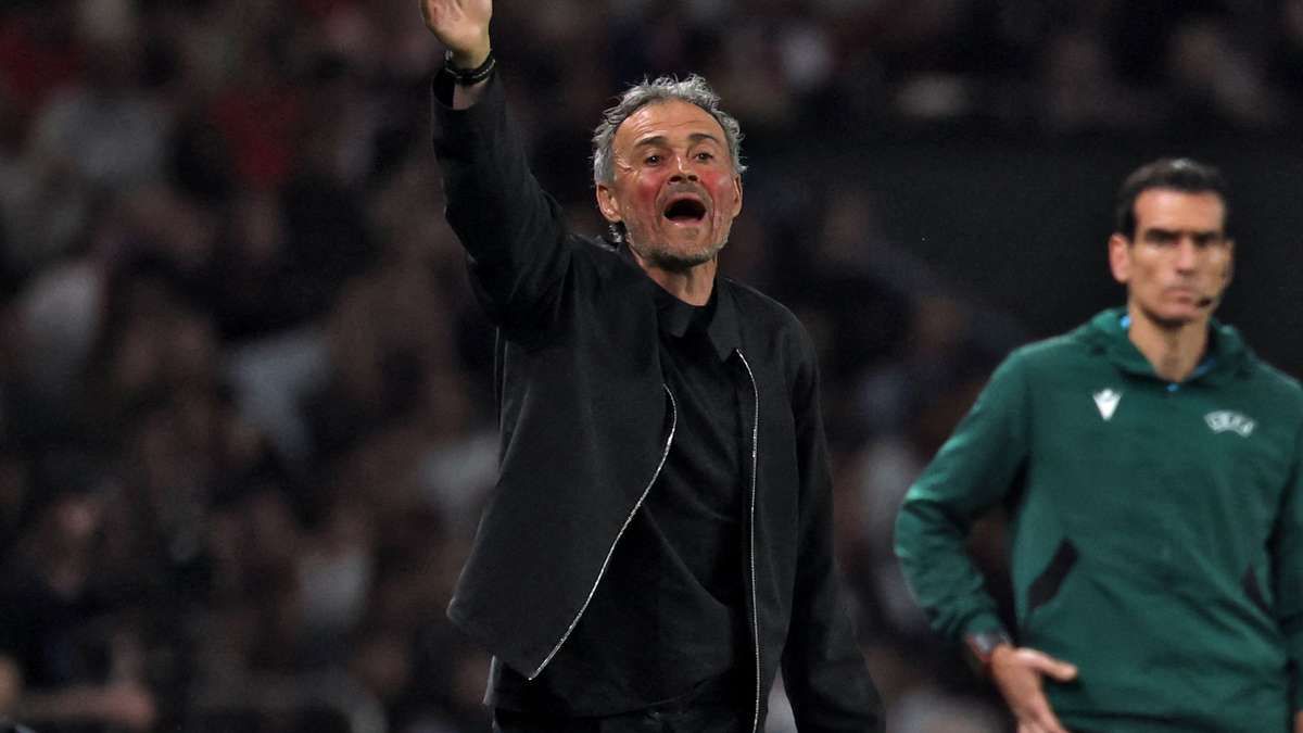 Taktik 5 Bek Liverpool Kejutkan Luis Enrique di Liga Champions