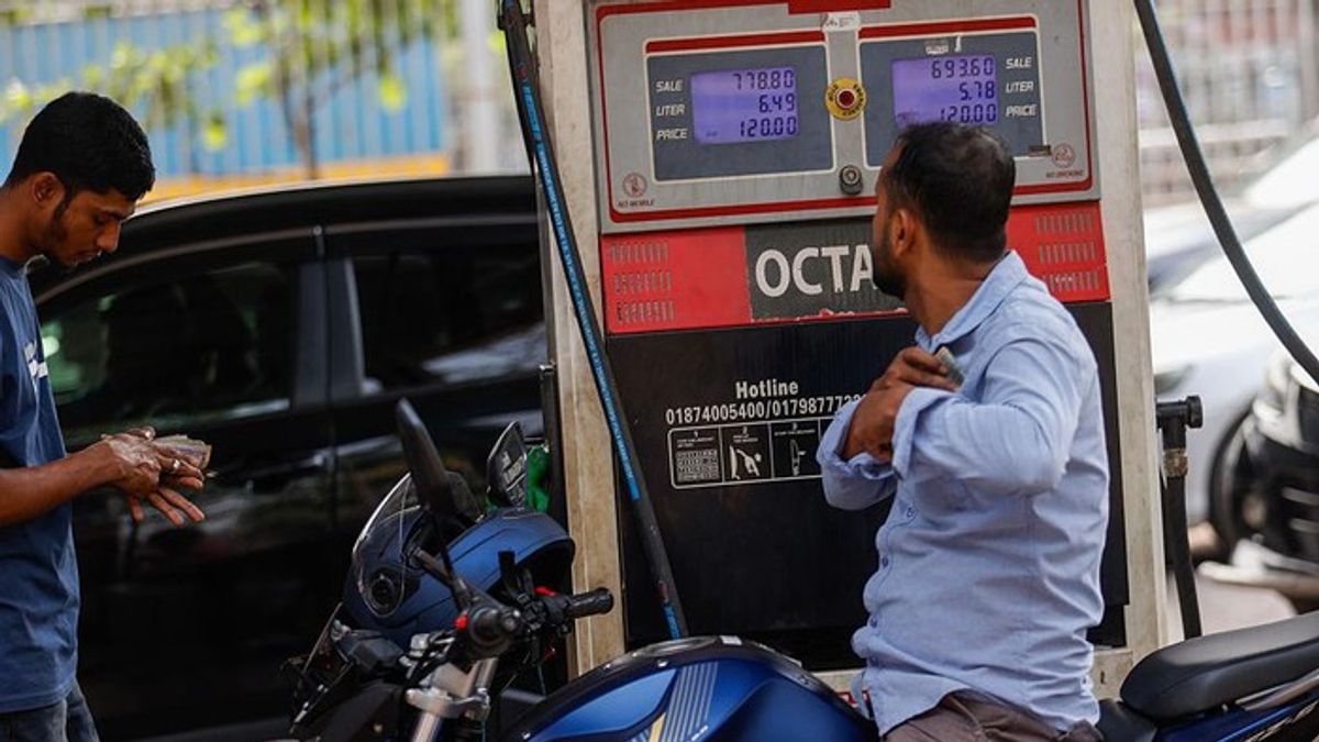 Pemerintah Bangladesh Naikkan Harga BBM Hingga 15 Persen