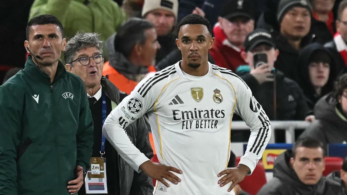 Adrian Durham Kritik Perubahan Posisi Trent Alexander Arnold