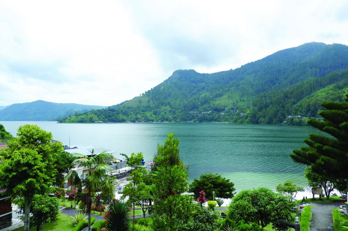 Penyusutan Air Danau Toba Ancam Kematian Massal Ikan Keramba