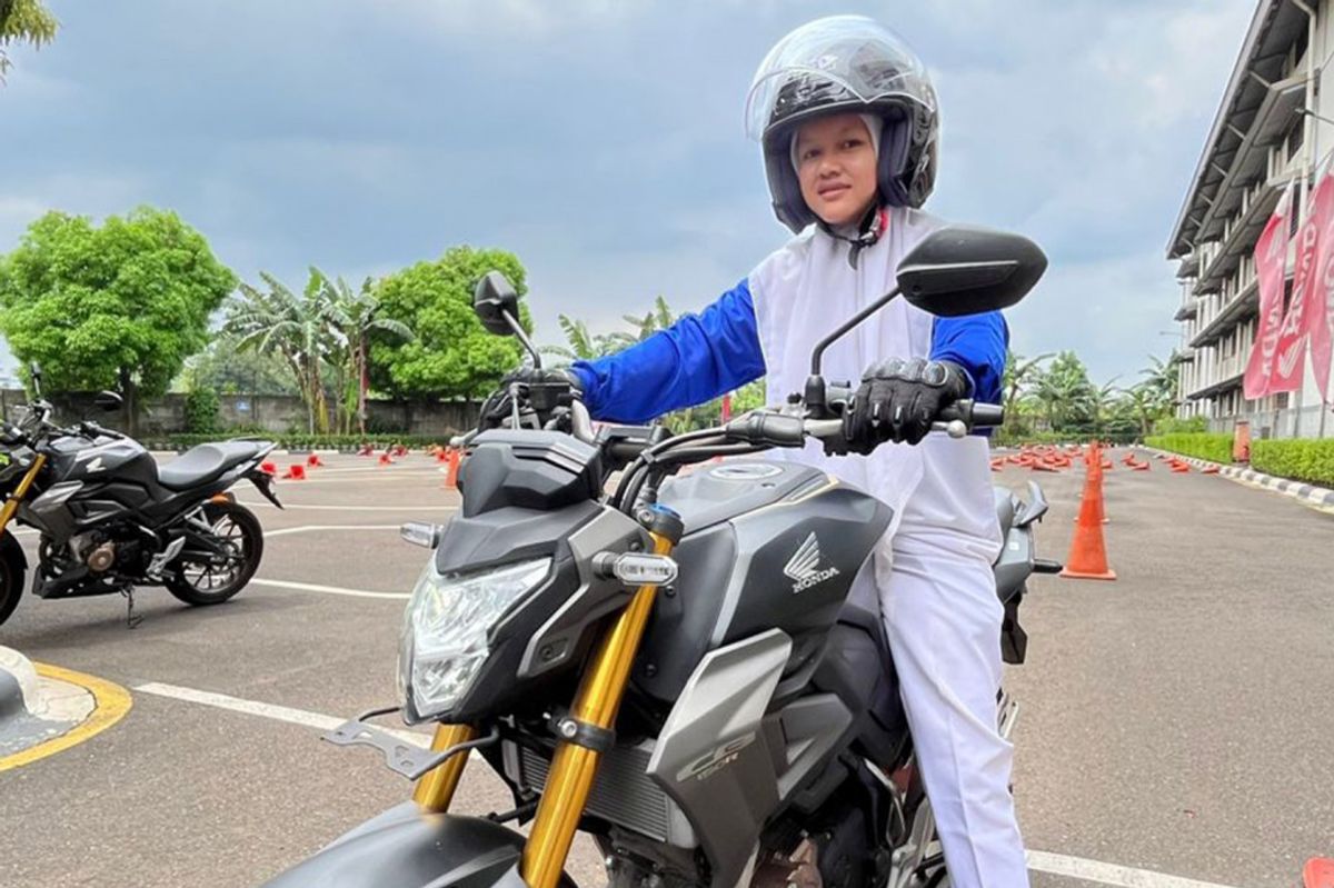 Wahana Makmur Sejati Edukasi Keselamatan Berkendara Motor bagi Perempuan