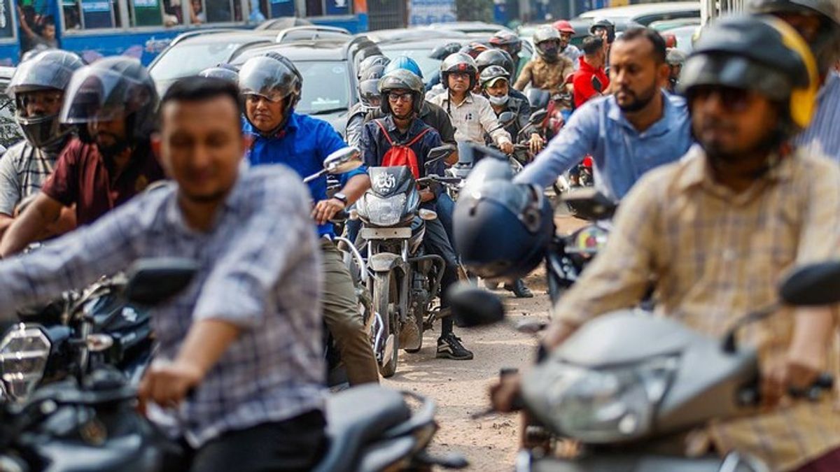 Bangladesh Pangkas Jam Kerja dan Operasional Toko untuk Hemat Energi