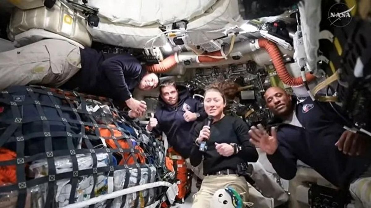 Astronot Artemis II Pulang ke Bumi Usai Pecahkan Rekor Jarak Antariksa