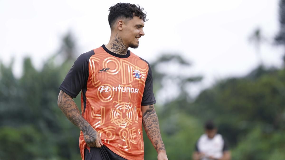 Shayne Pattynama Optimistis Persija Jakarta Tundukkan Persib Bandung