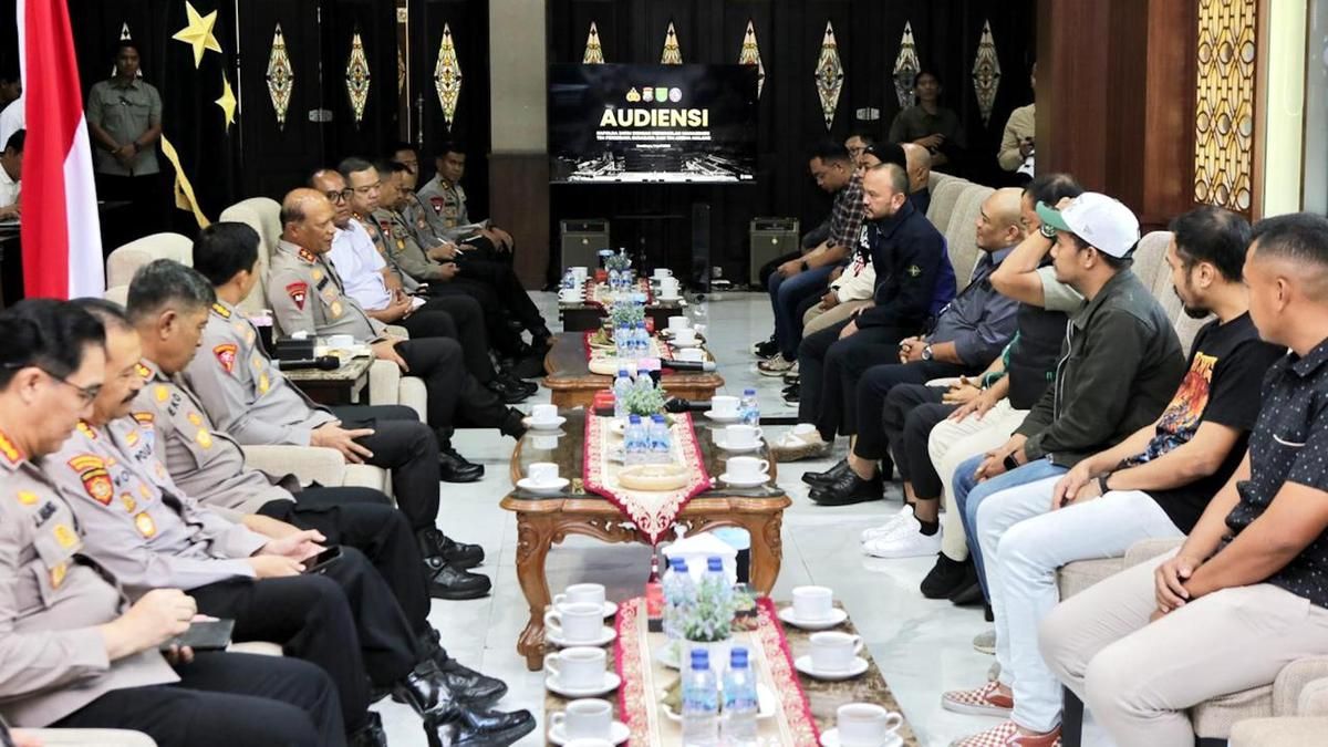 Polda Jatim Pertemukan Persebaya dan Arema Demi Laga Damai