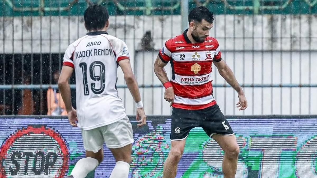 Madura United Pertahankan Komposisi Tim Hadapi Persebaya Surabaya