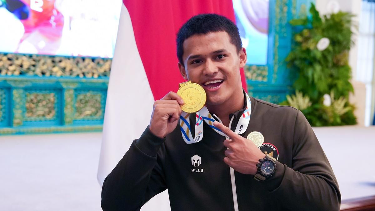 Rizki Juniansyah Raih Dua Rekor Dunia Angkat Besi Guinness