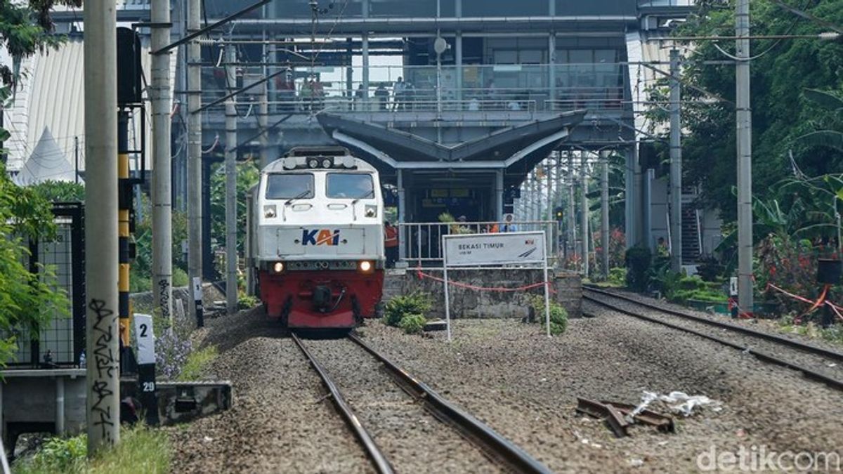 KAI Pulihkan Operasional Kereta Jarak Jauh Pasca-Kecelakaan di Bekasi