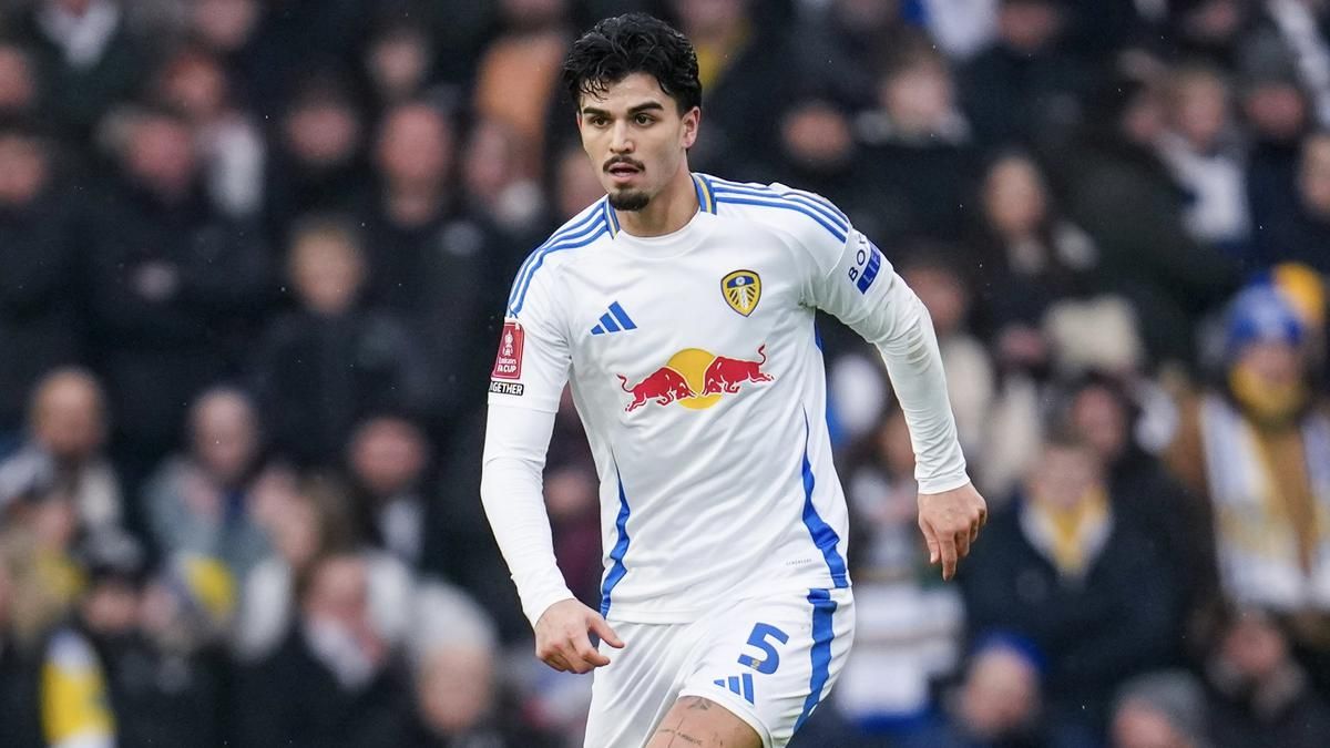 Leeds United Pertahankan Pascal Struijk dari Incaran Klub Premier League