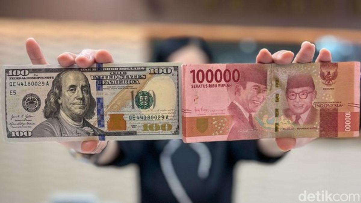 Pemerintah Perlu Intervensi Rupiah Usai Tembus Rp 17.300 Per Dolar AS