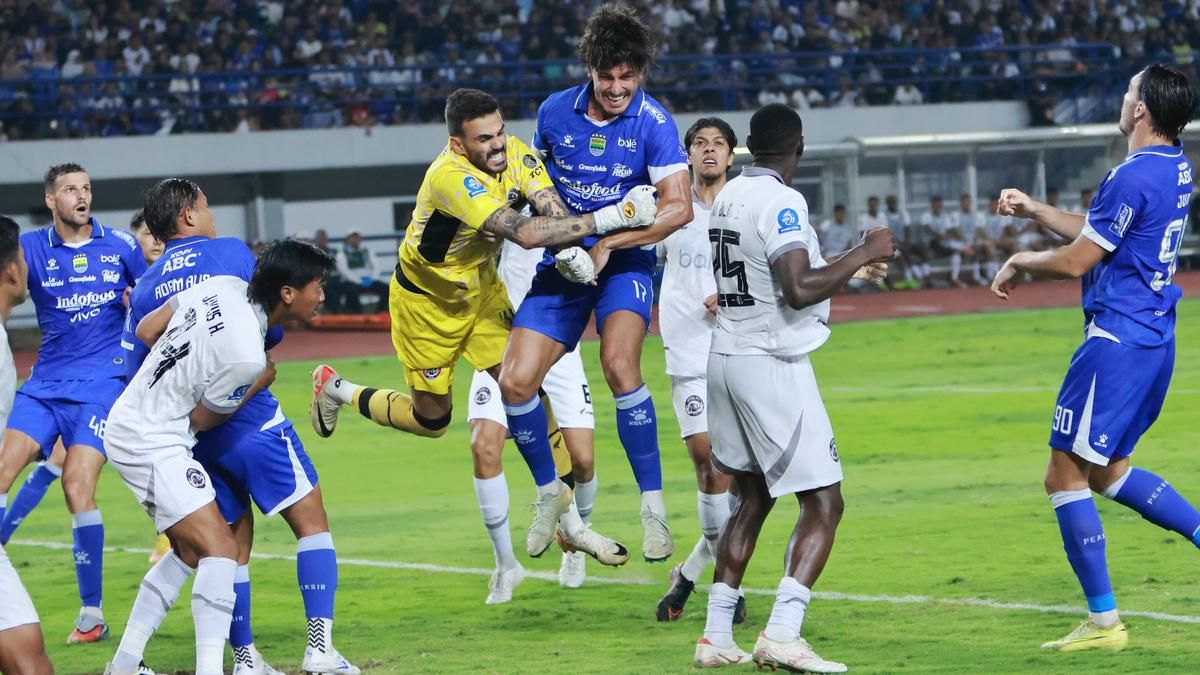 Persib Bandung Imbang Tanpa Gol Lawan Arema FC di GBLA