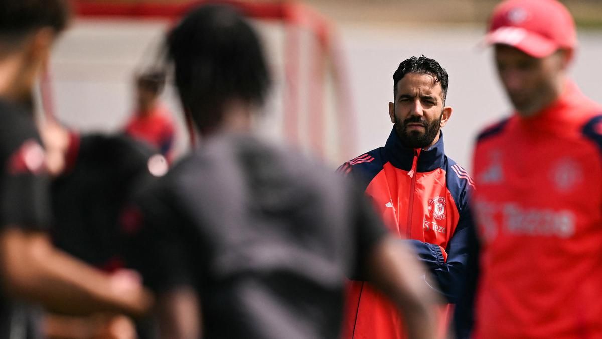 Ruben Amorim Tunda Kembali Melatih, Prioritaskan Istirahat Usai di Man United