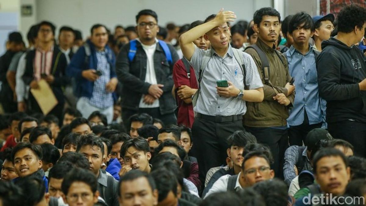 Perusahaan Tahan Rekrutmen Tenaga Kerja Akibat Ketidakpastian Regulasi