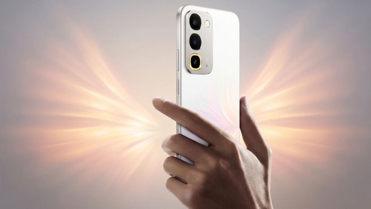 Realme Luncurkan Seri C100 di Indonesia dengan Desain Bunga Mekar