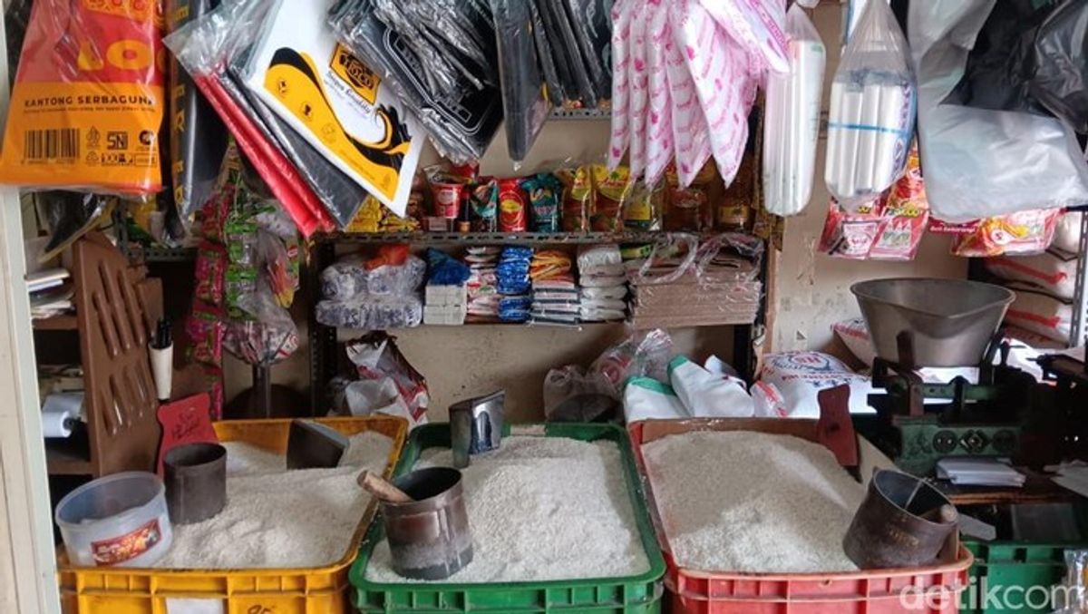 Bapanas Pantau Kenaikan Harga Beras dan Gula Akibat Kelangkaan Plastik
